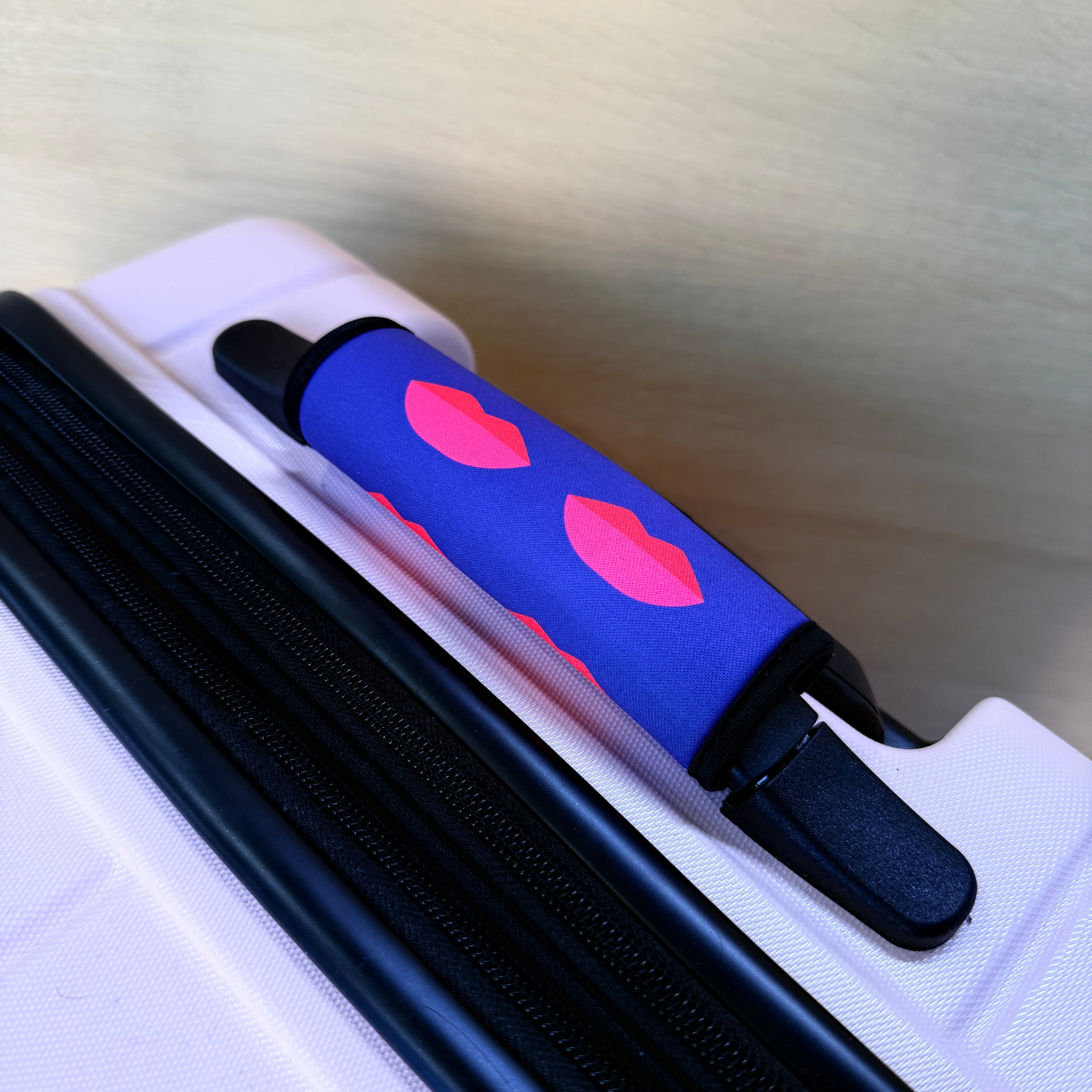 Lips Luggage Handle Wrap