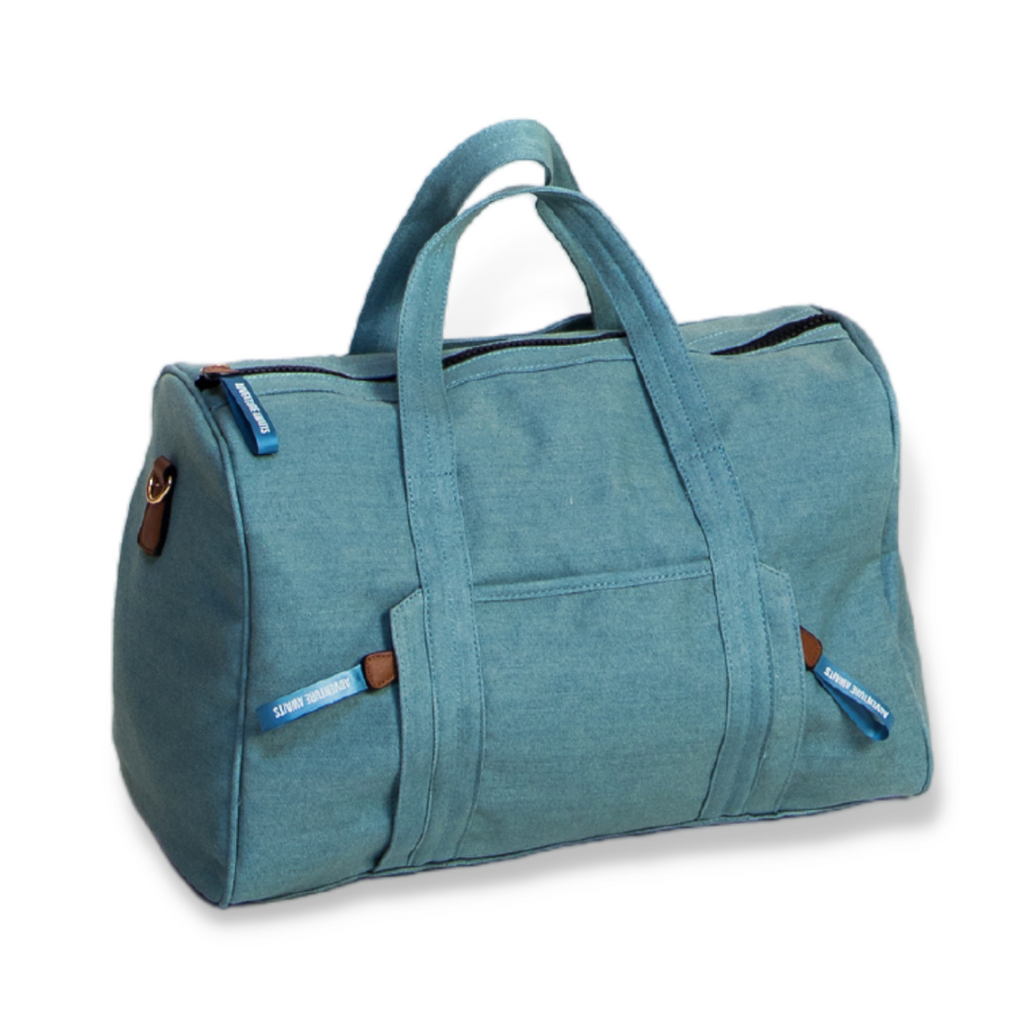 NEW without Tags WILD newest FABLE Large Blue Denim Barrel Duffel Travel Bag